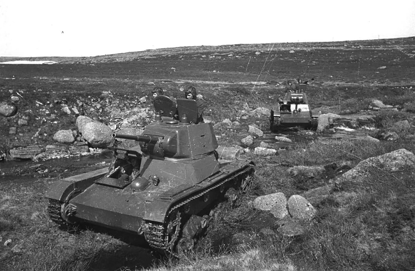 t-26 tank maneuvers near kiev ukraine