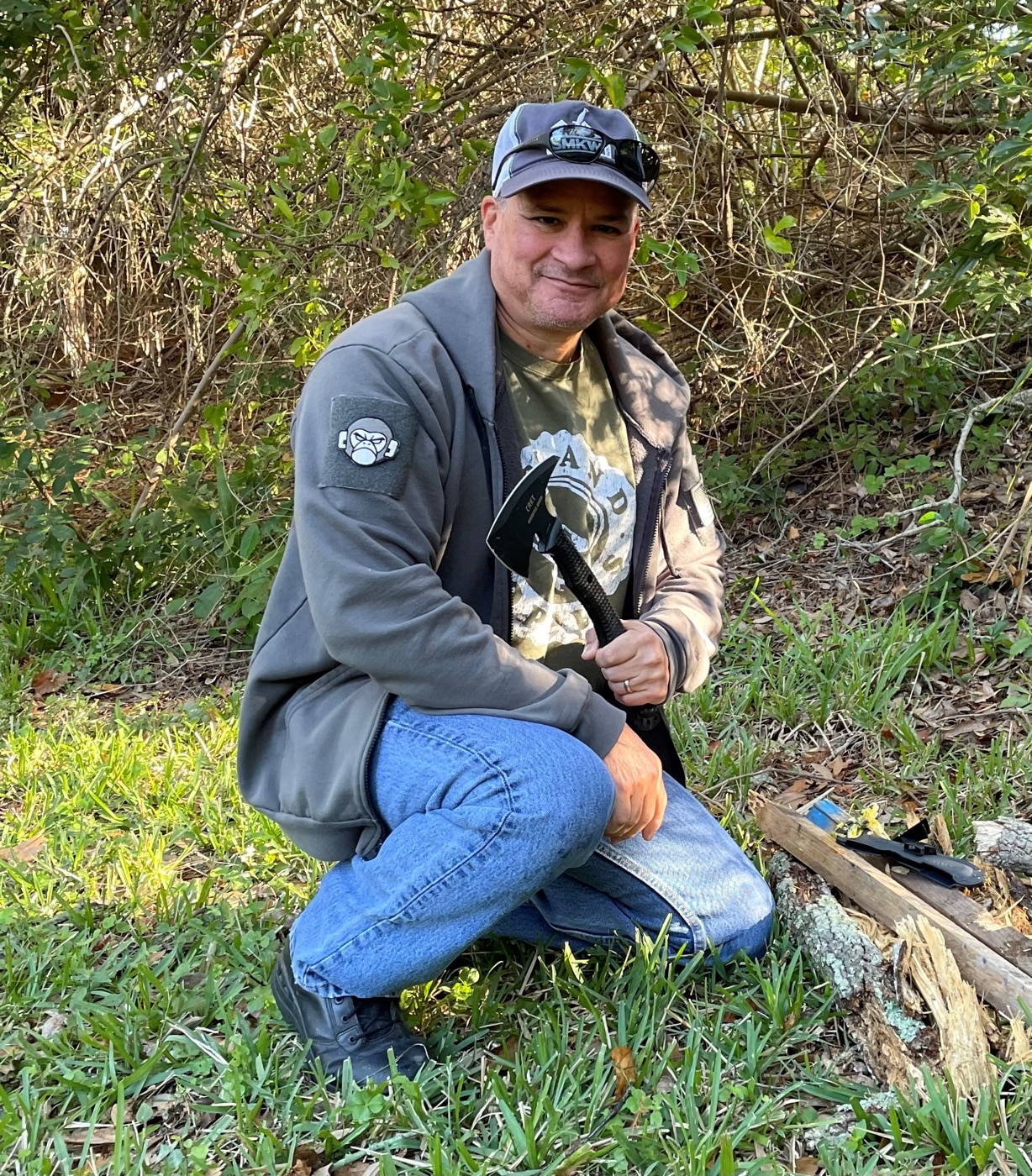 author testing the kangee t-hawk axe