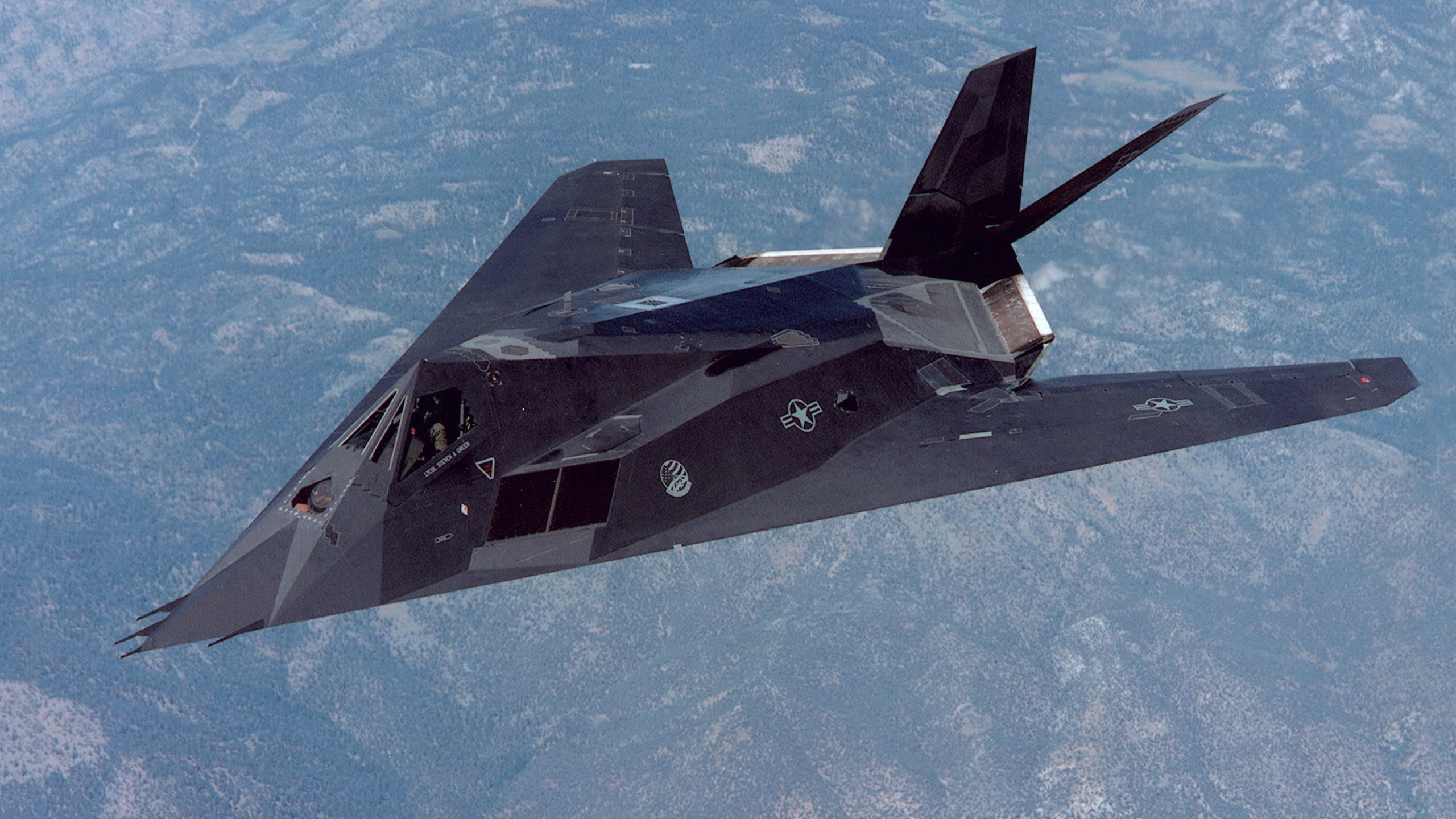 F-117A Nighthawk: The Stealthy Pioneer of Modern Warfare - Breaking ...
