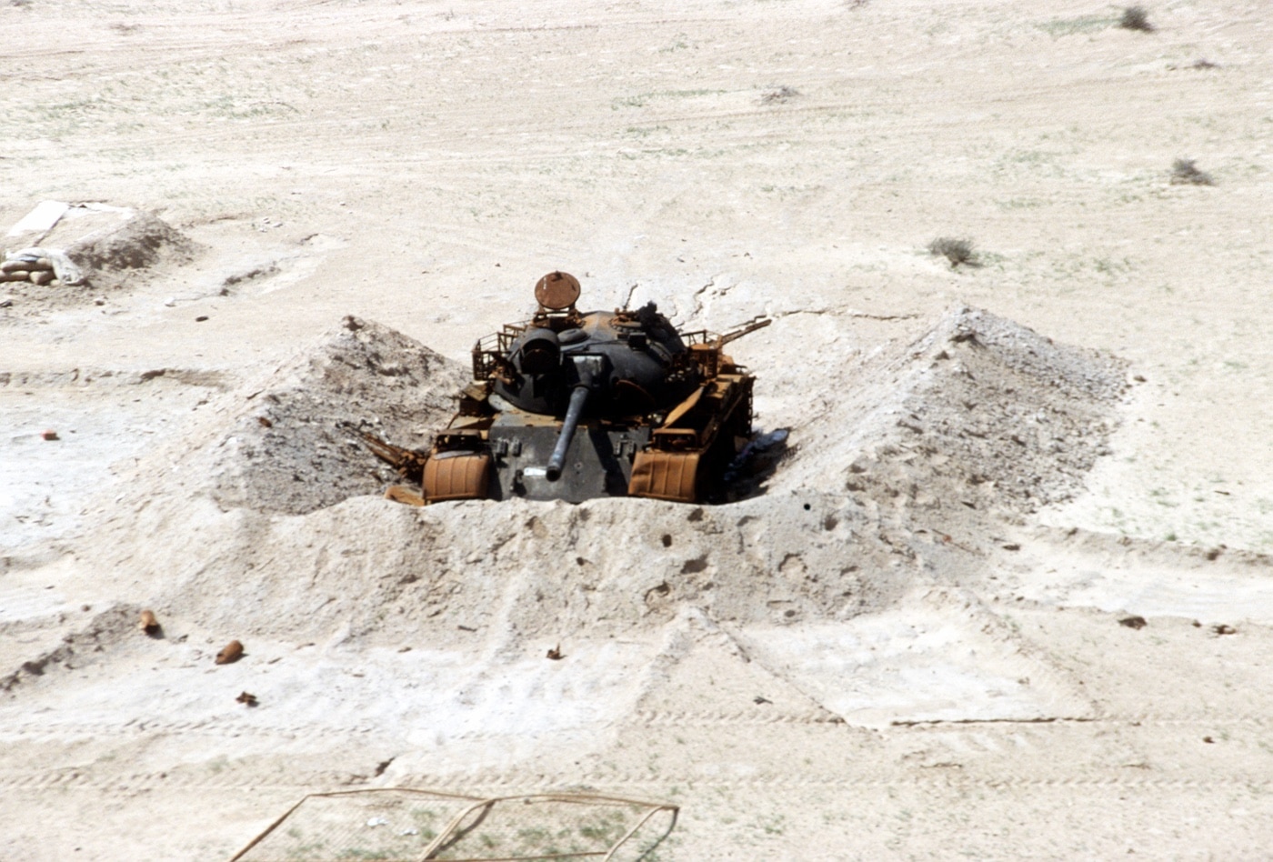iraqi t-72 tank destroyed by us forces