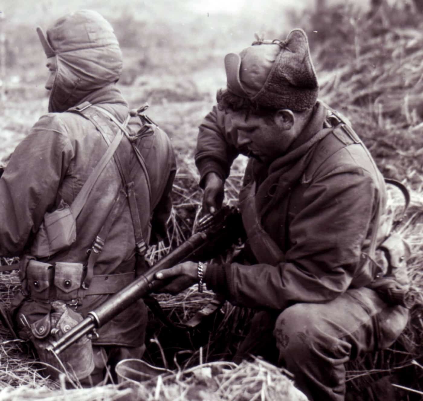 m1 sniper 25th infantry division in korea january 1951