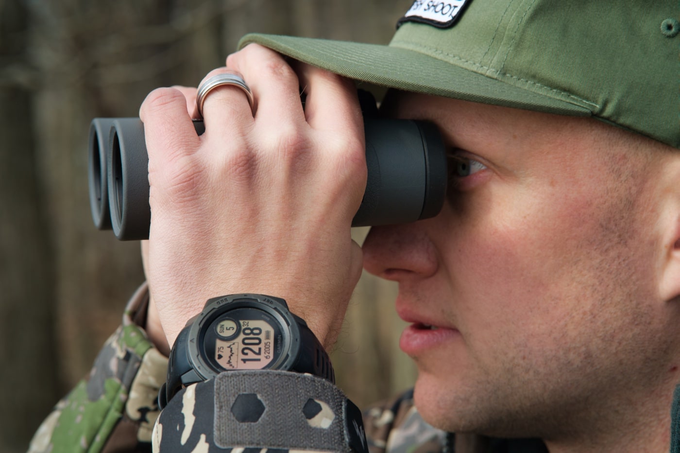 testing the primary arms binoculars