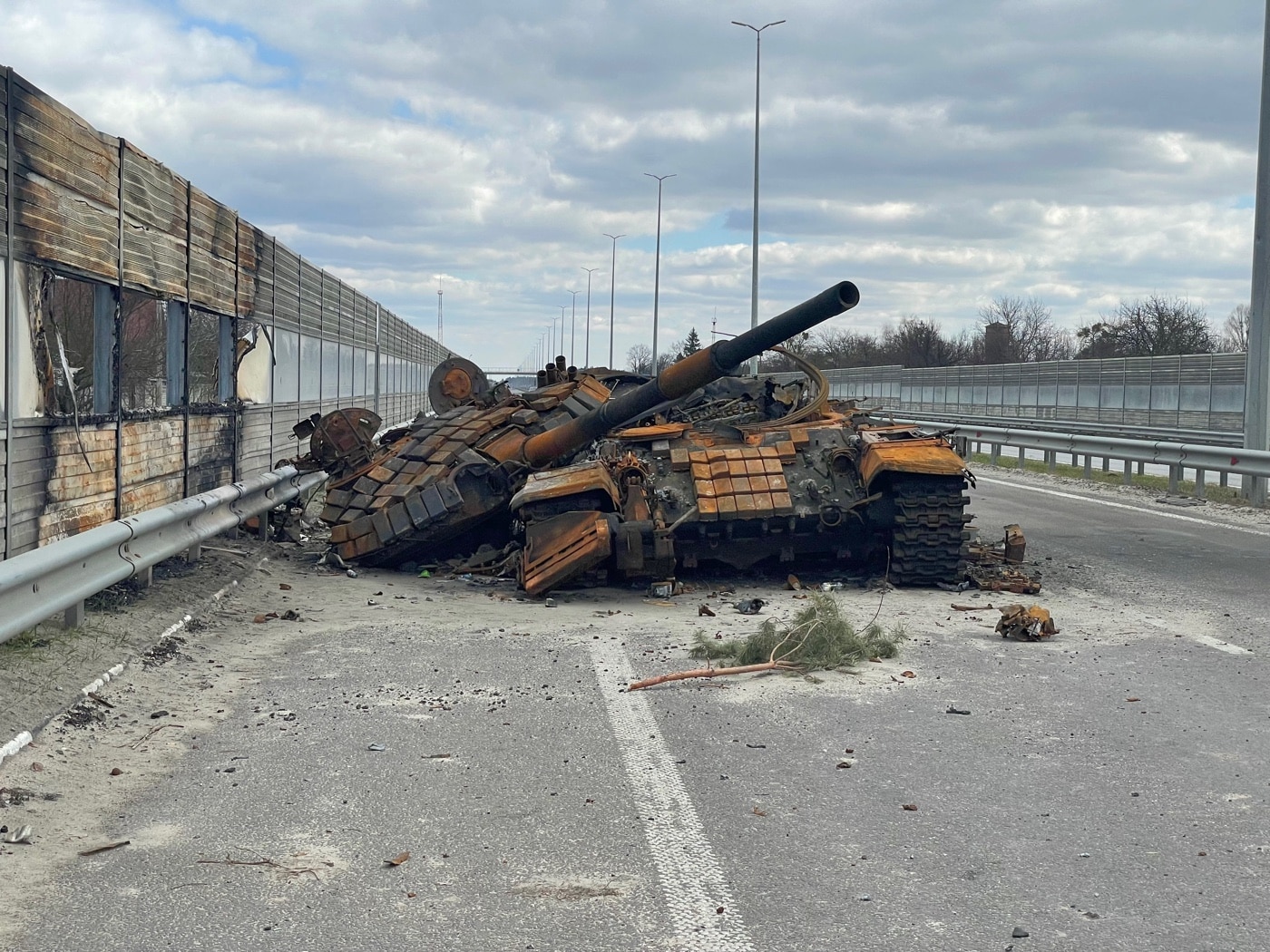 ukraine destroys russian tank