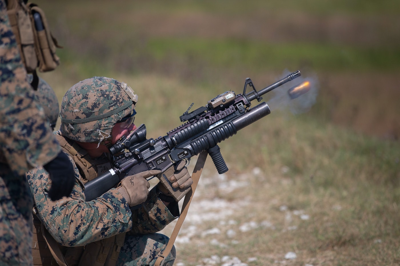 us marine firing m203