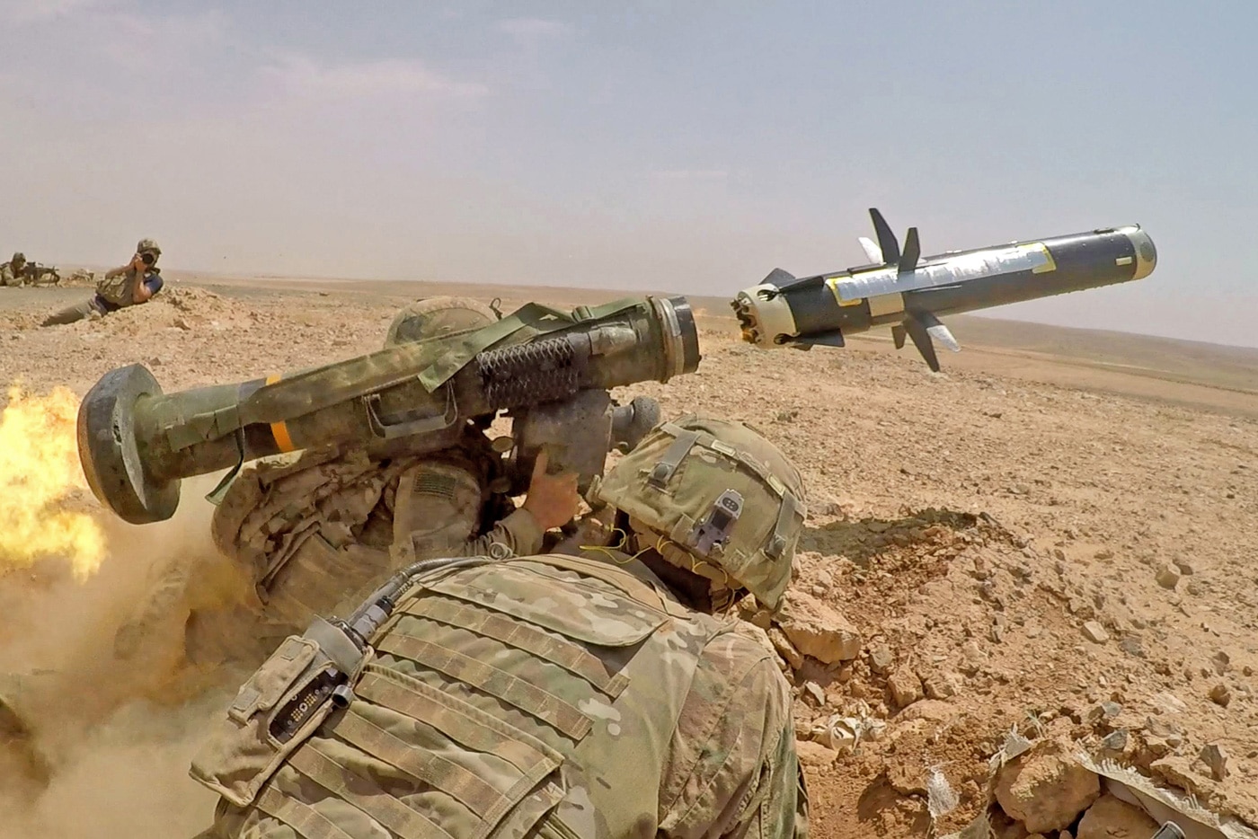 us soldiers fire a javelin during training in jordan
