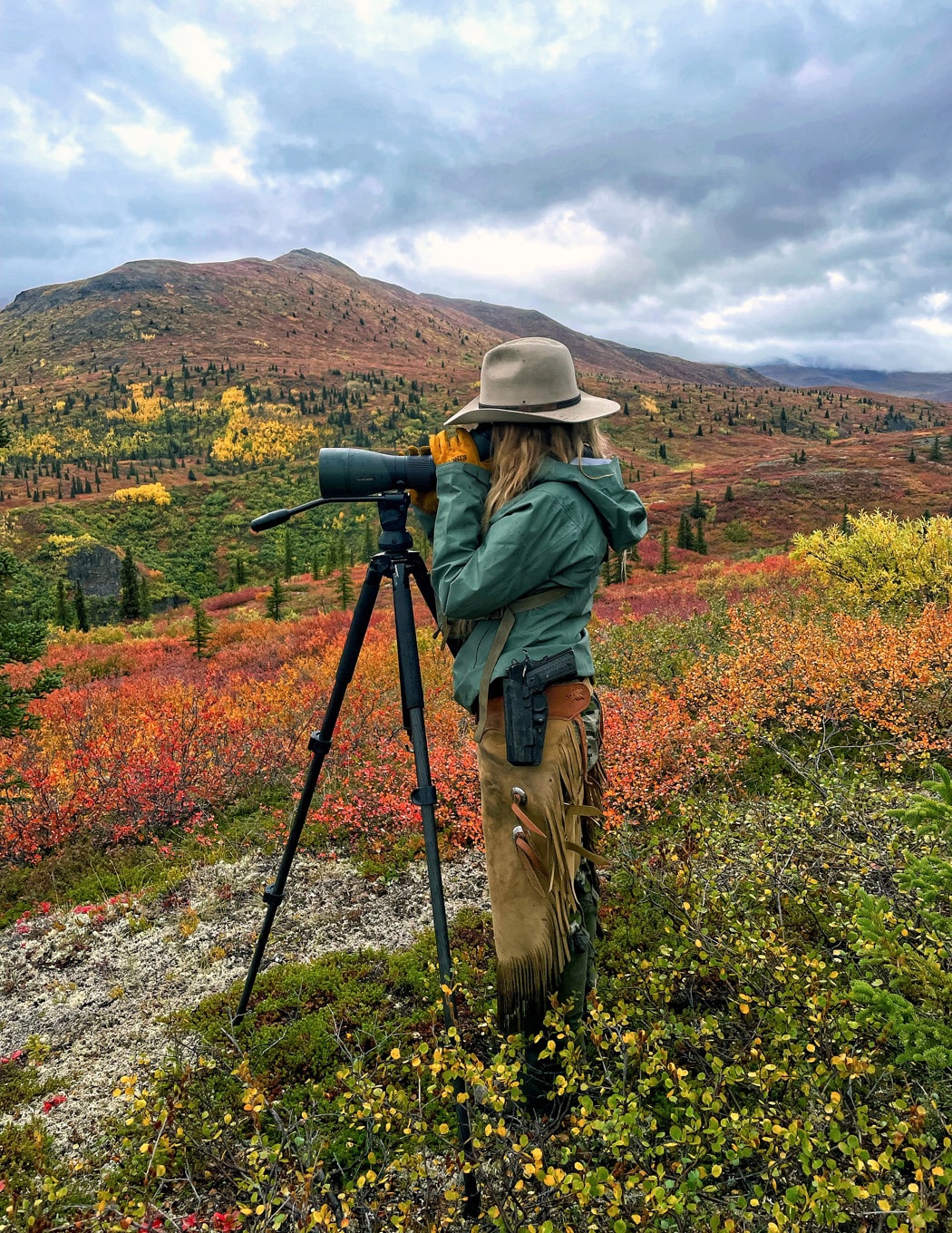 using a spotting scope for moose hunting