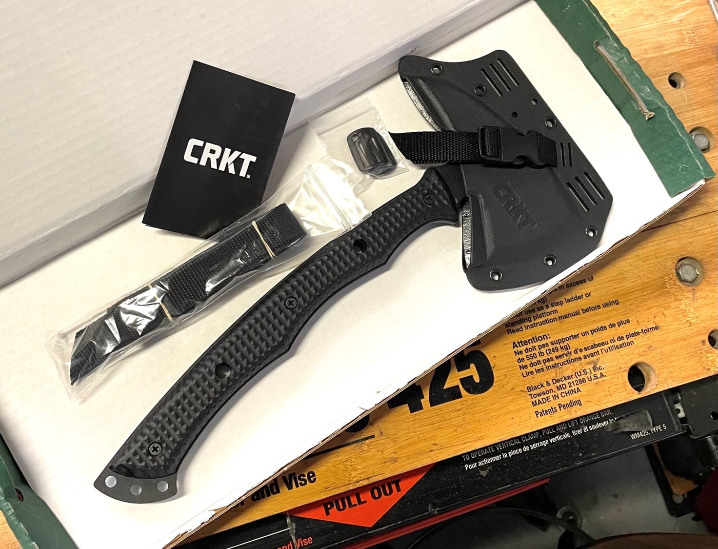 whats in the box with the crkt kangee t-hawk
