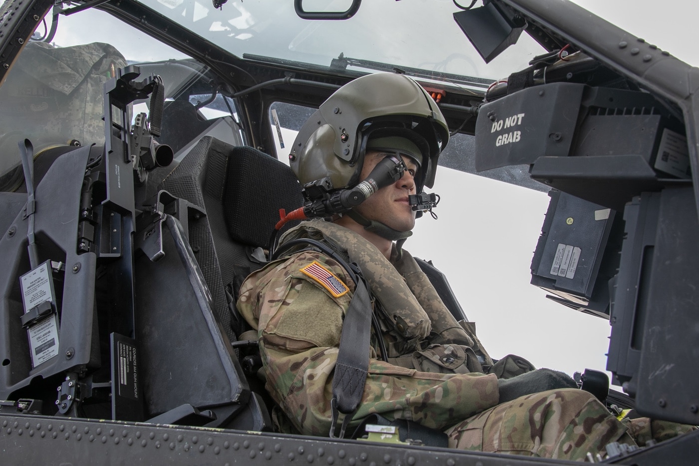 ah-64d pilot