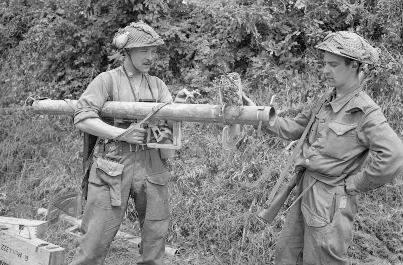 british troops with german panzerschreck