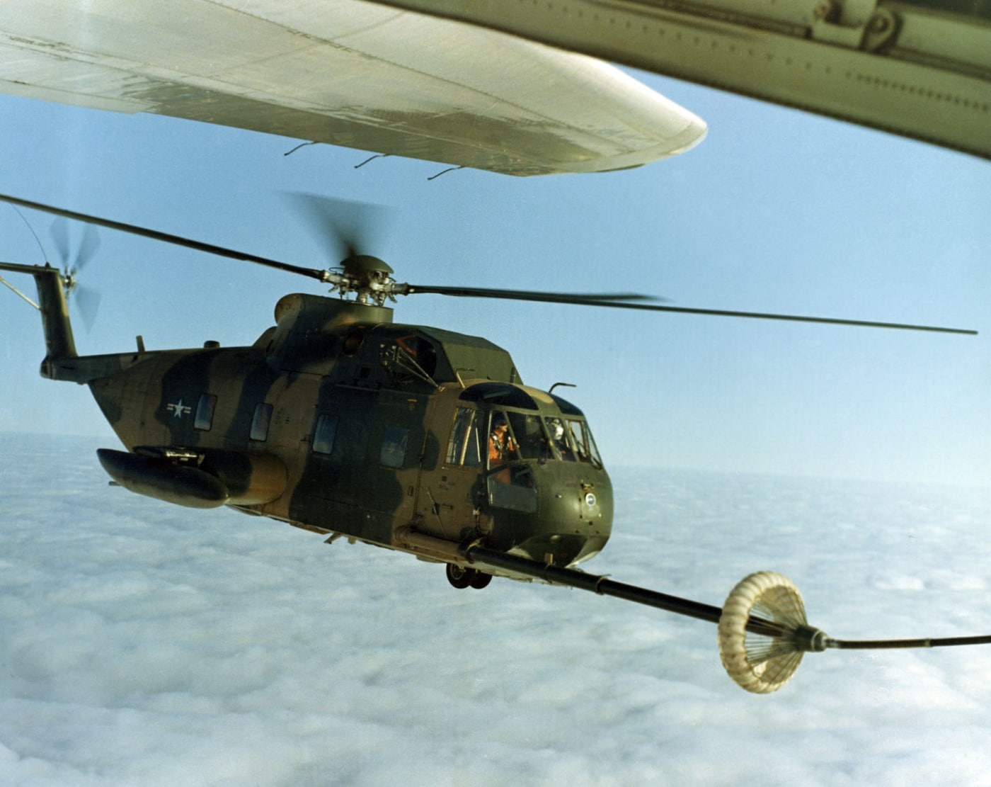 in flight refueling of the hh-3e