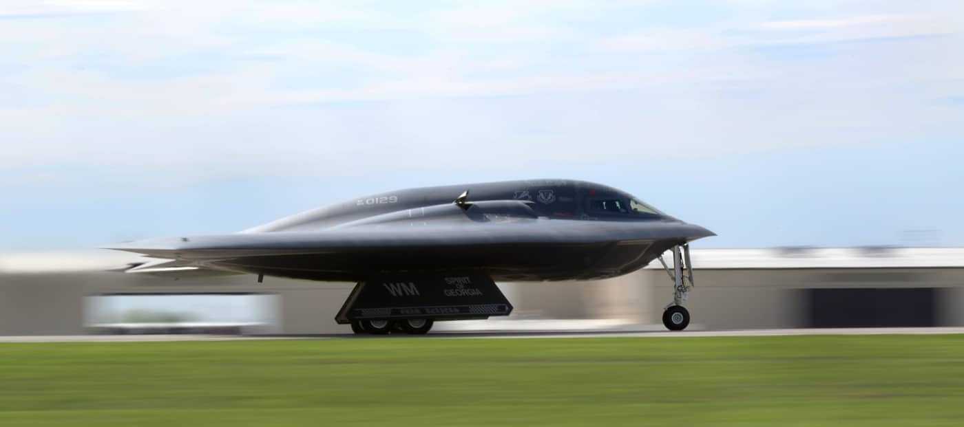 b-2 taking off