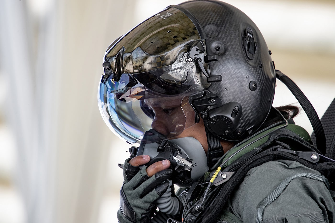 f-35 female pilot in helmet