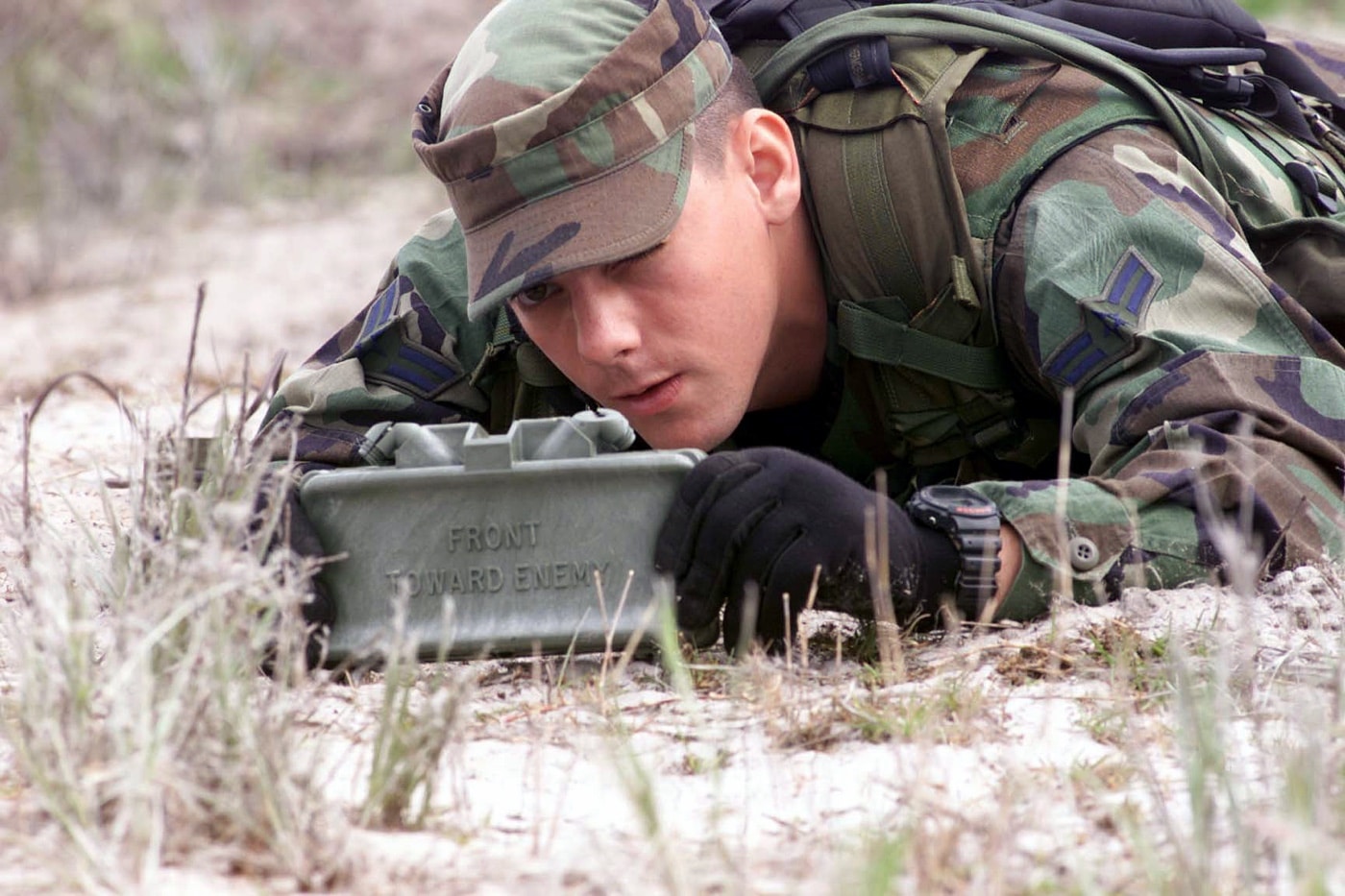 aligning a claymore mine during training
