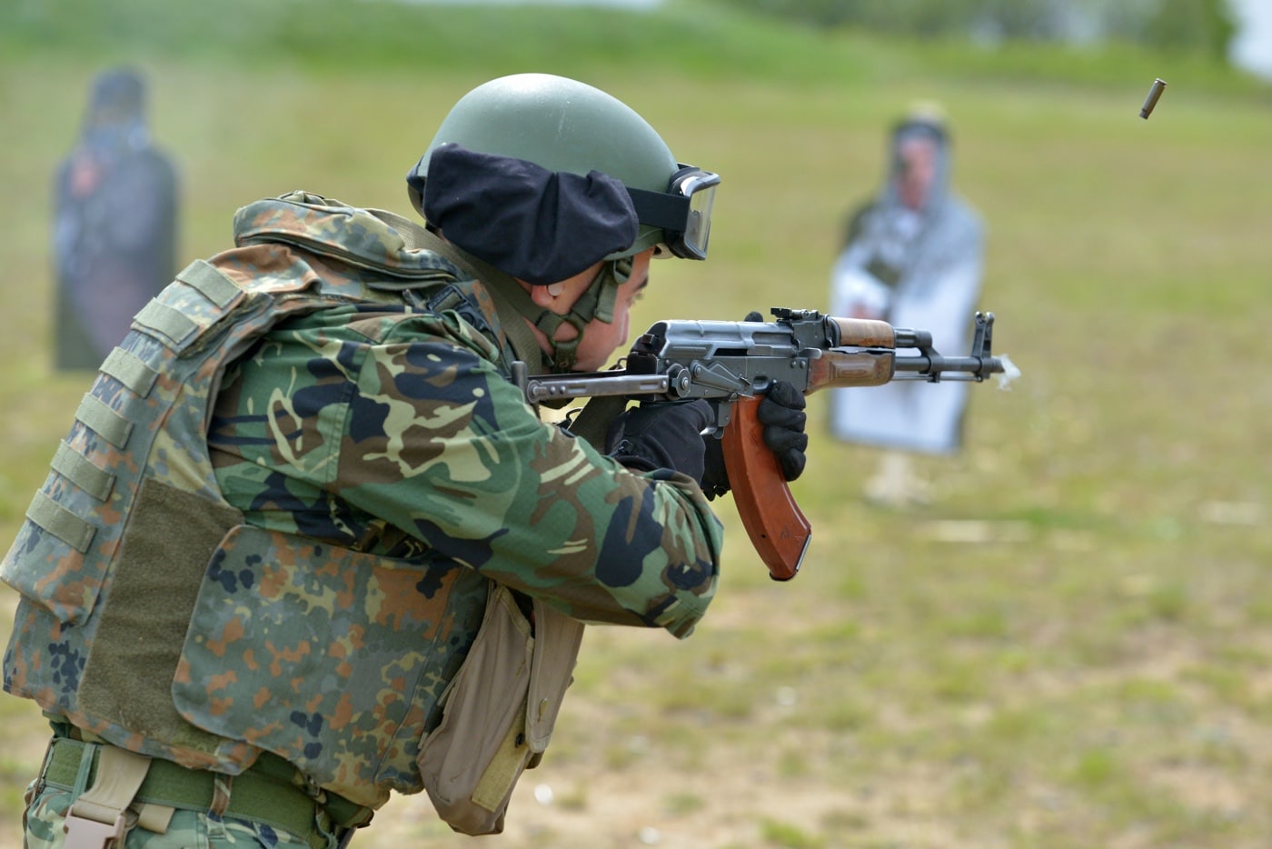 bulgarian soldier firing akm