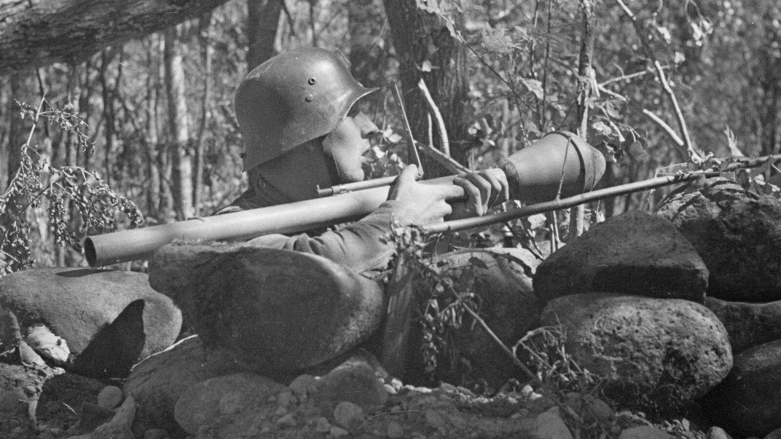 Panzerfaust — The Story of Germany’s “Tank Fist” - The Armory Life