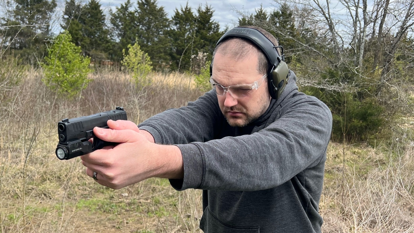 shooting a hellcat pro with the inforce attached