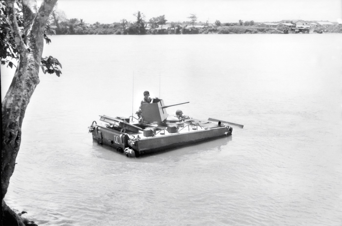 australian m113 swimming