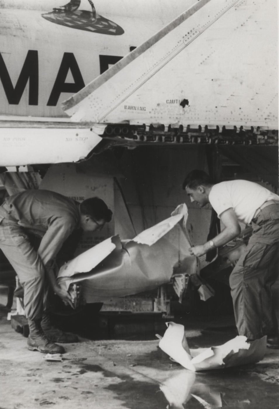 damaged marine f-4 in vietnam 1968