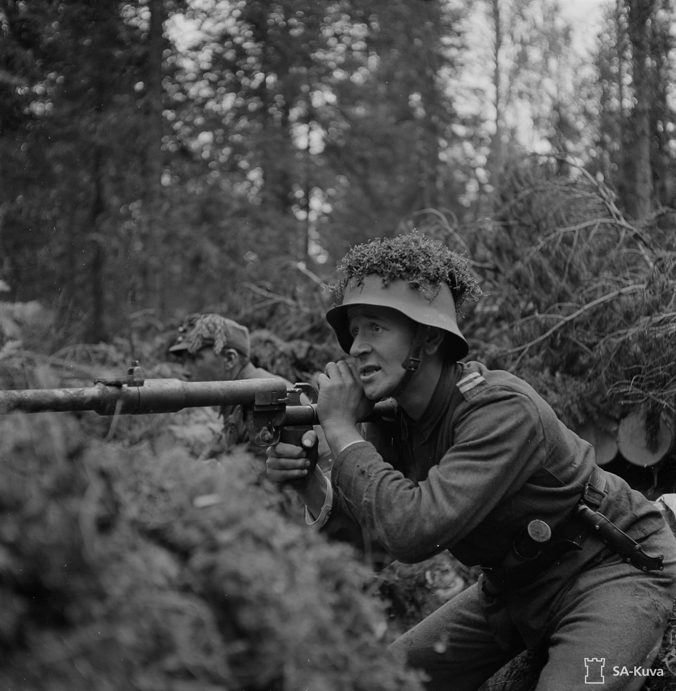 finnish soldier uses soviet ptrd-41 against russian troops