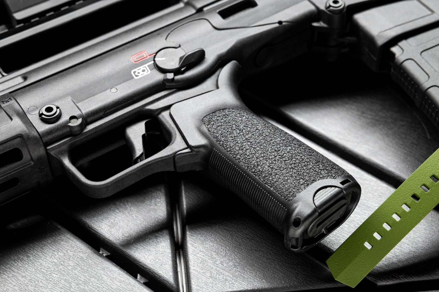 springfield 20-inch hellion pistol grip
