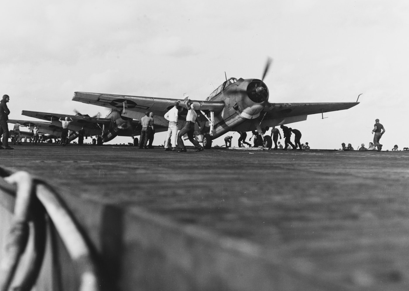 tbf avenger torpedo bomber takes off from the uss langley cvl-27