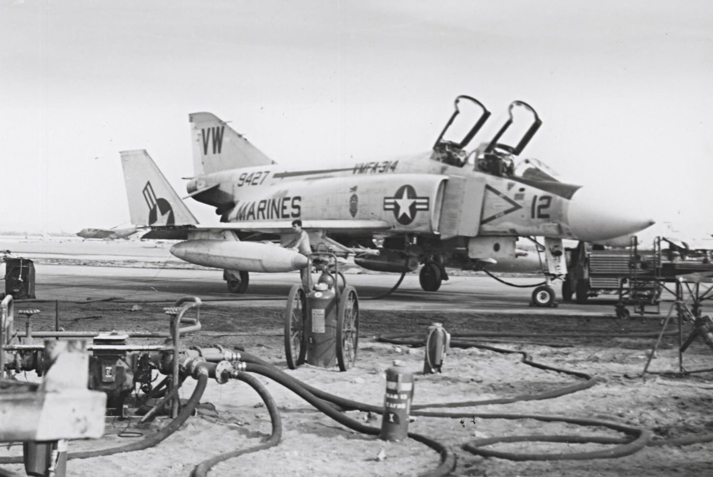 us marine f-4 in vietnam