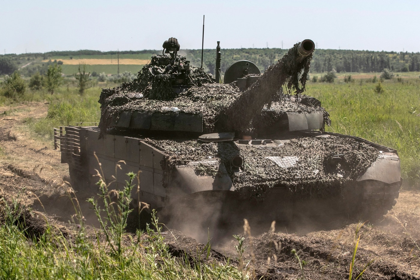 captured russian t-80bvm