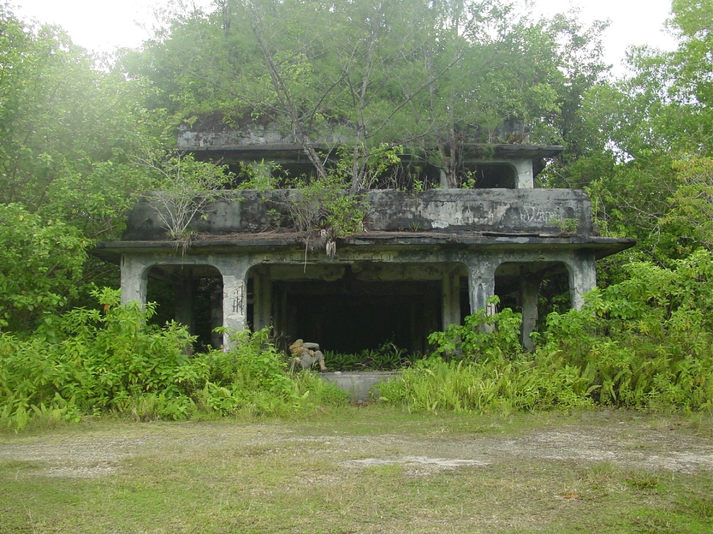 concrete building that housed japanese commanders on peleliu