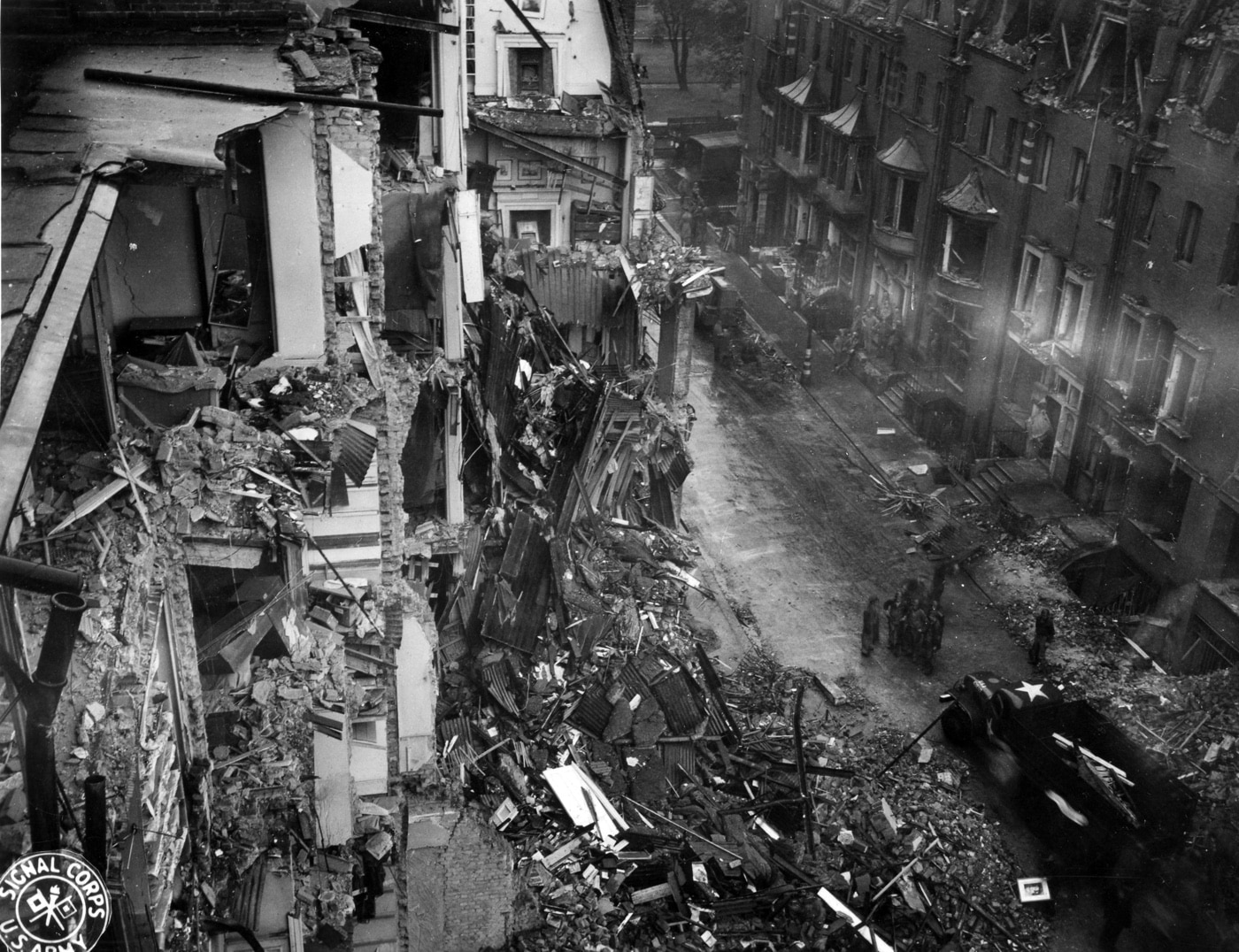 damage from v-1 in london