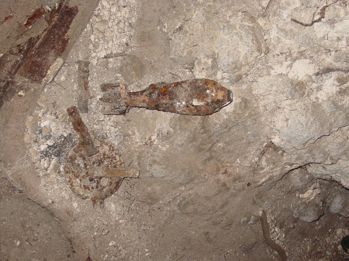 japanese mortars found on peleliu