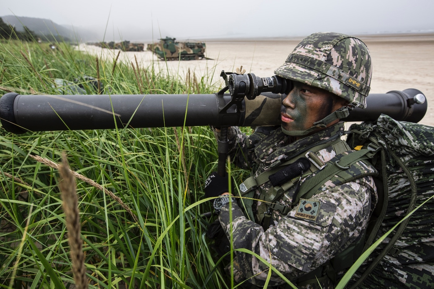 recoilless rifle in use by south korean marines