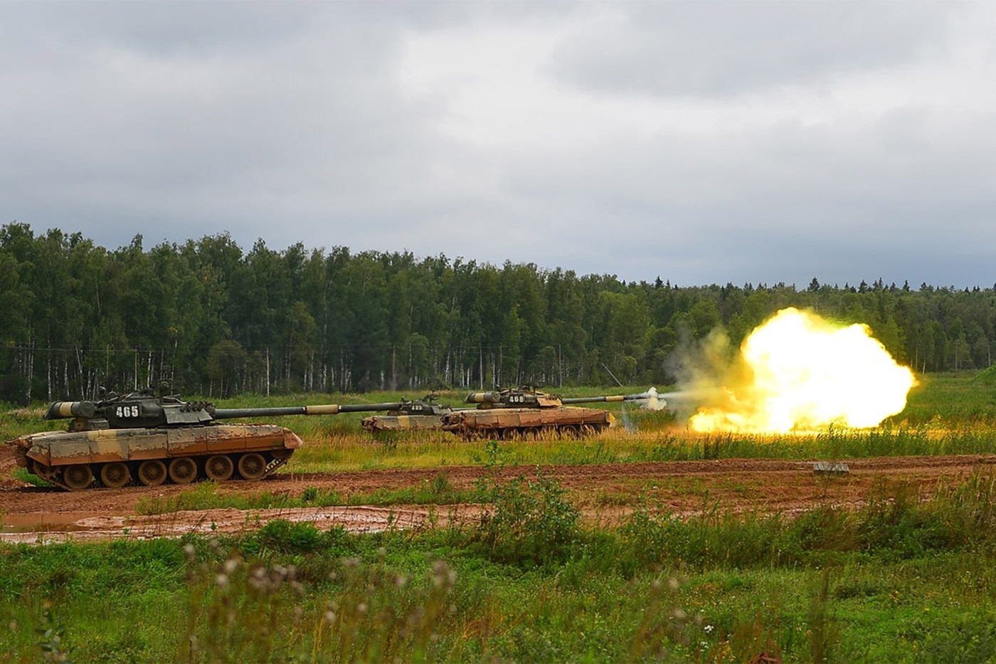 russian t-80u tanks