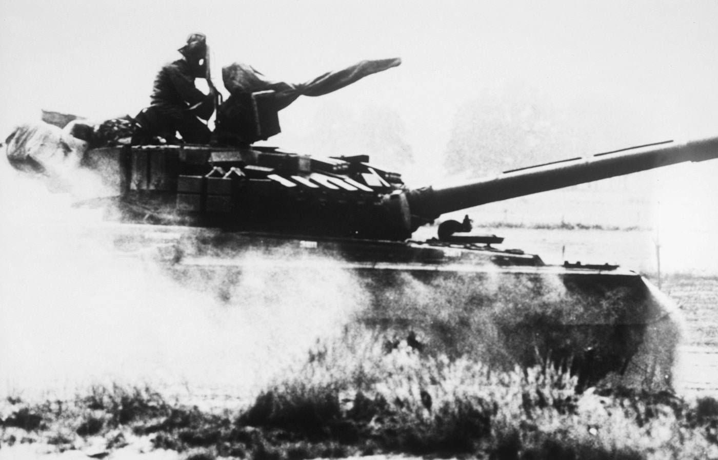 t-80 tank spy photo