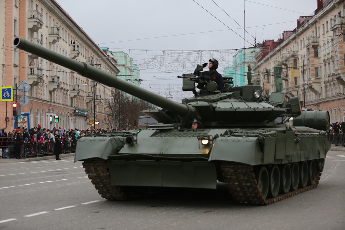 t-80bvm in military parade