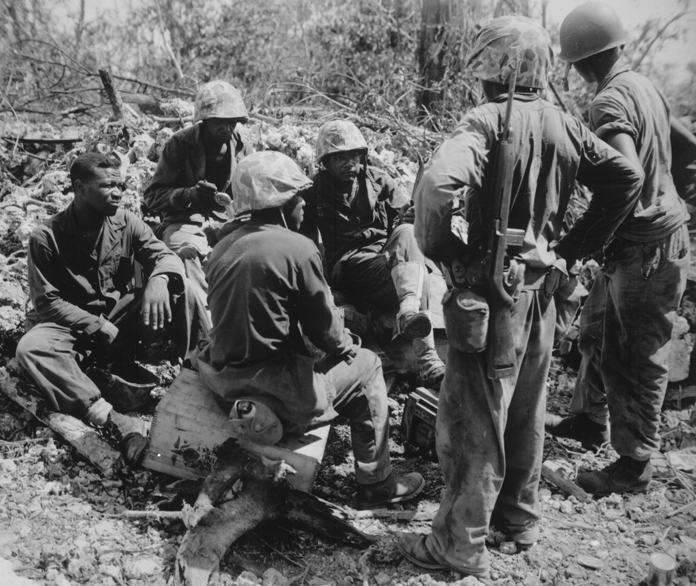 us navy seabees as stretcher bearers on peleliu