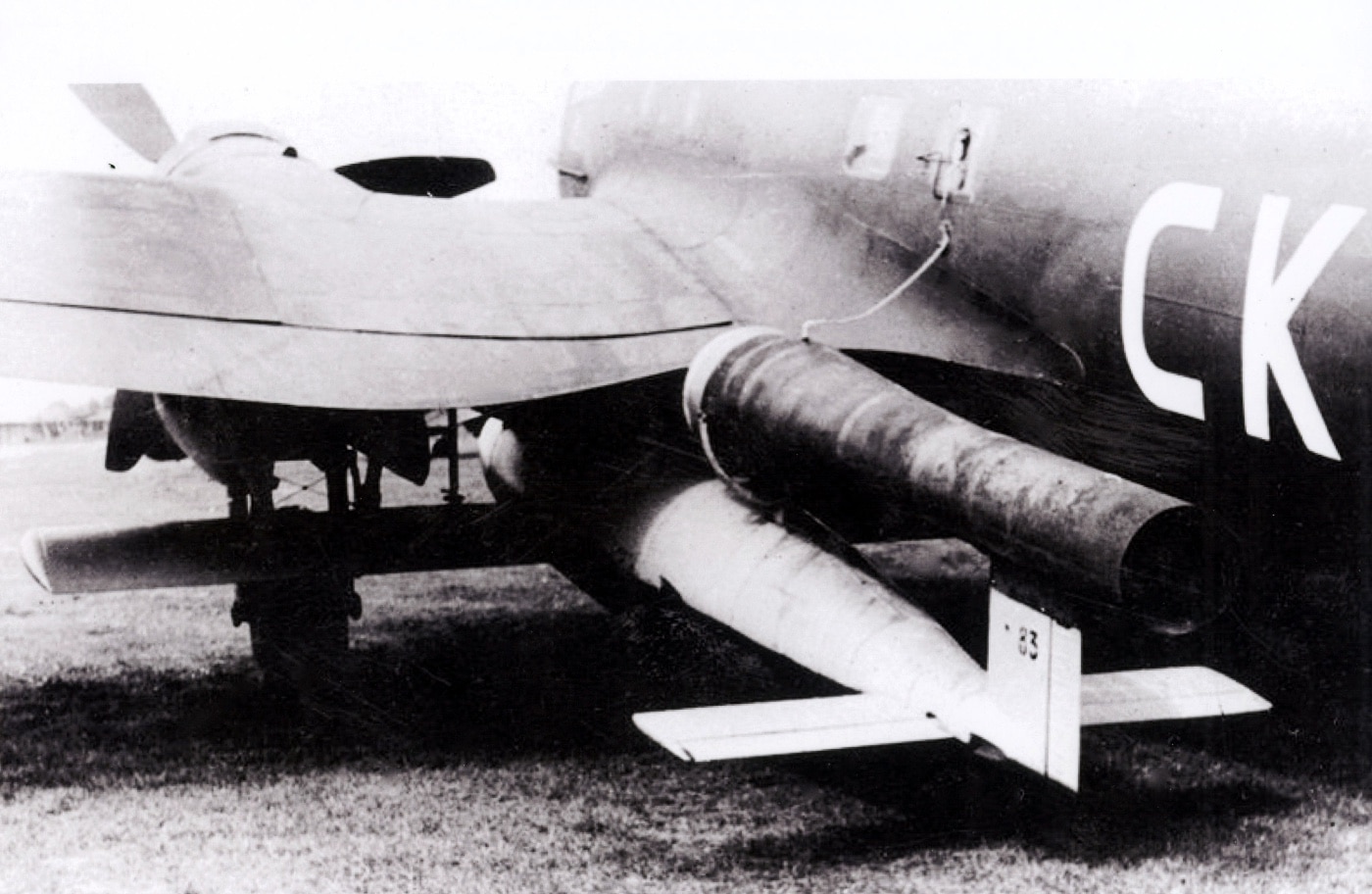 v1 mounted to heinkel he 111 h-22 bomber