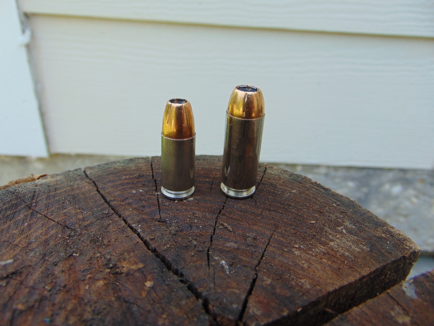 9mm vs 10mm ammo