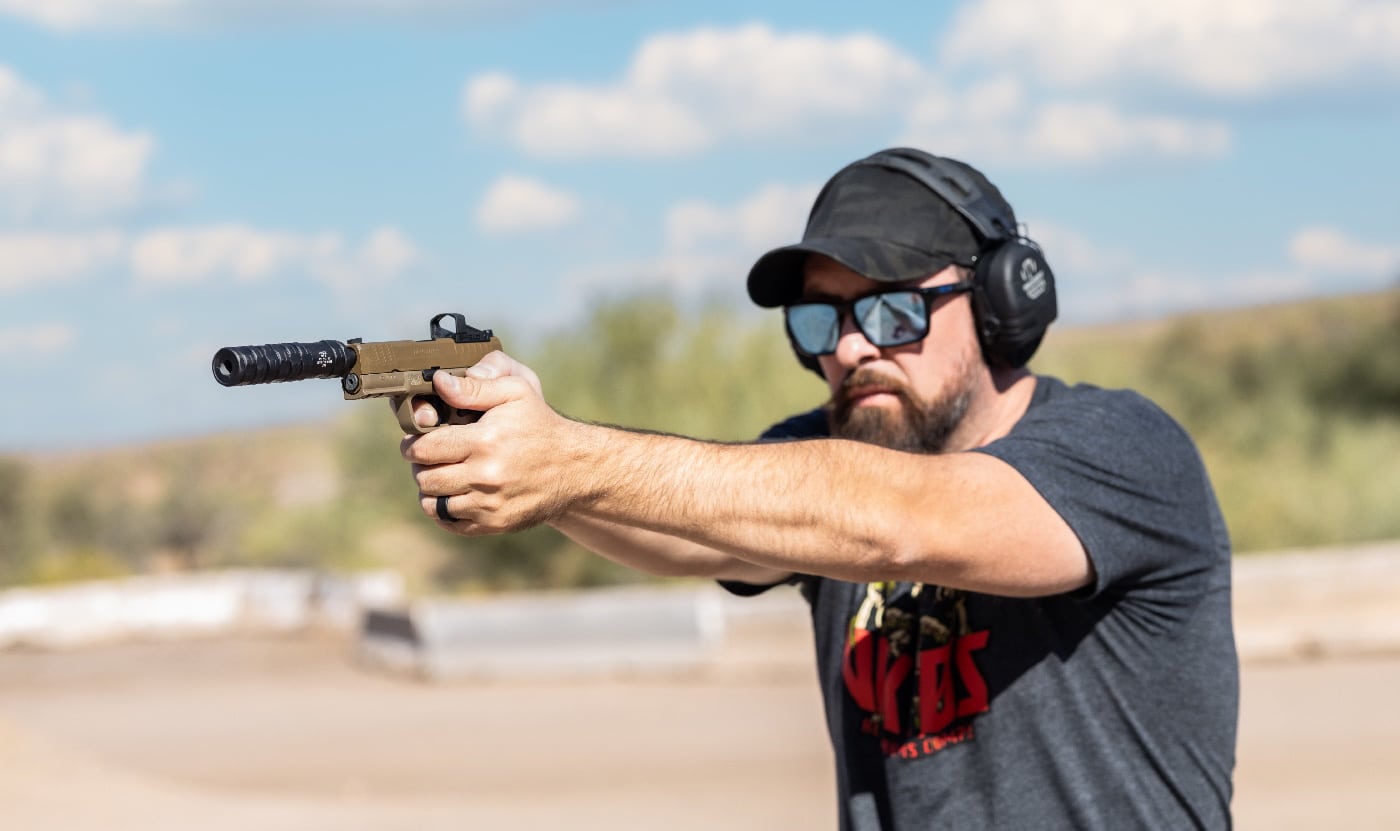 author shooting hellcat pro fde threaded barrel