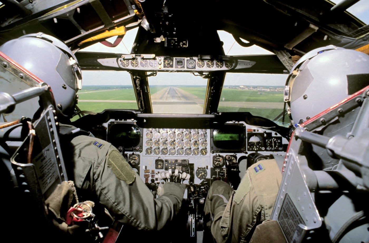 cockpit of b-52