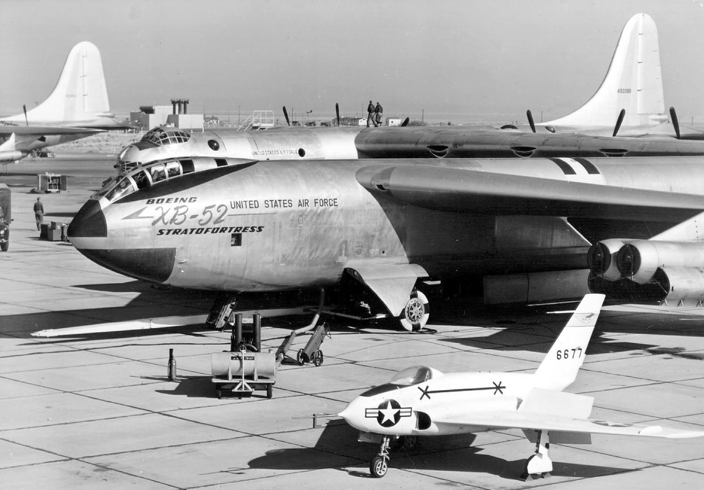 xb-52 prototype bomber