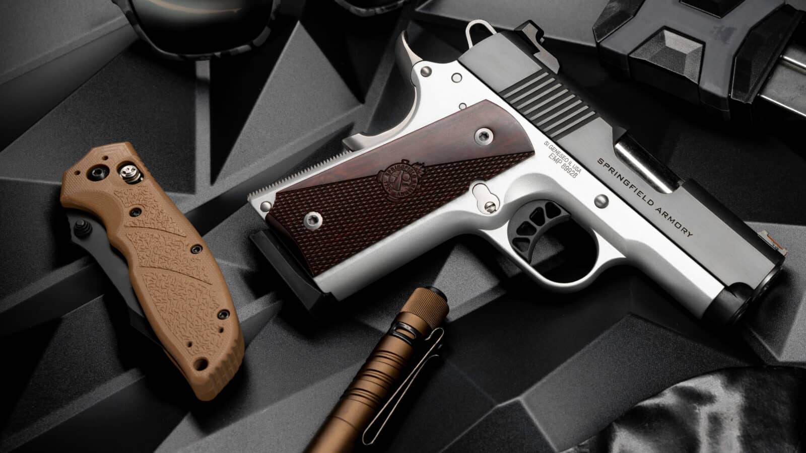 Fixed Blade vs. Folding Knife for EDC? True Republican