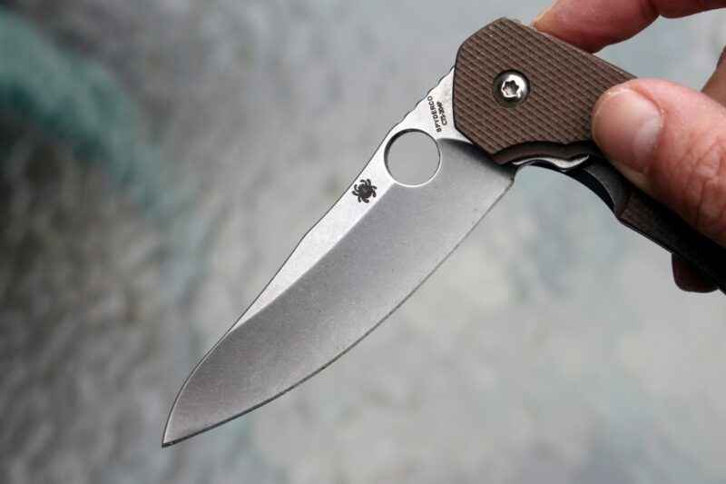 Fixed Blade vs. Folding Knife for EDC? The Armory Life