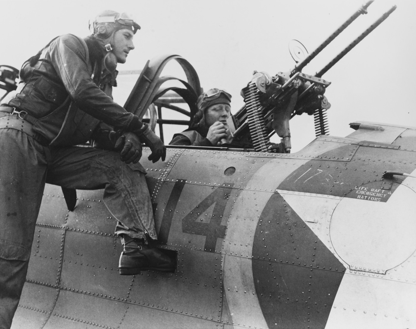 radio gunner on sbd dauntless