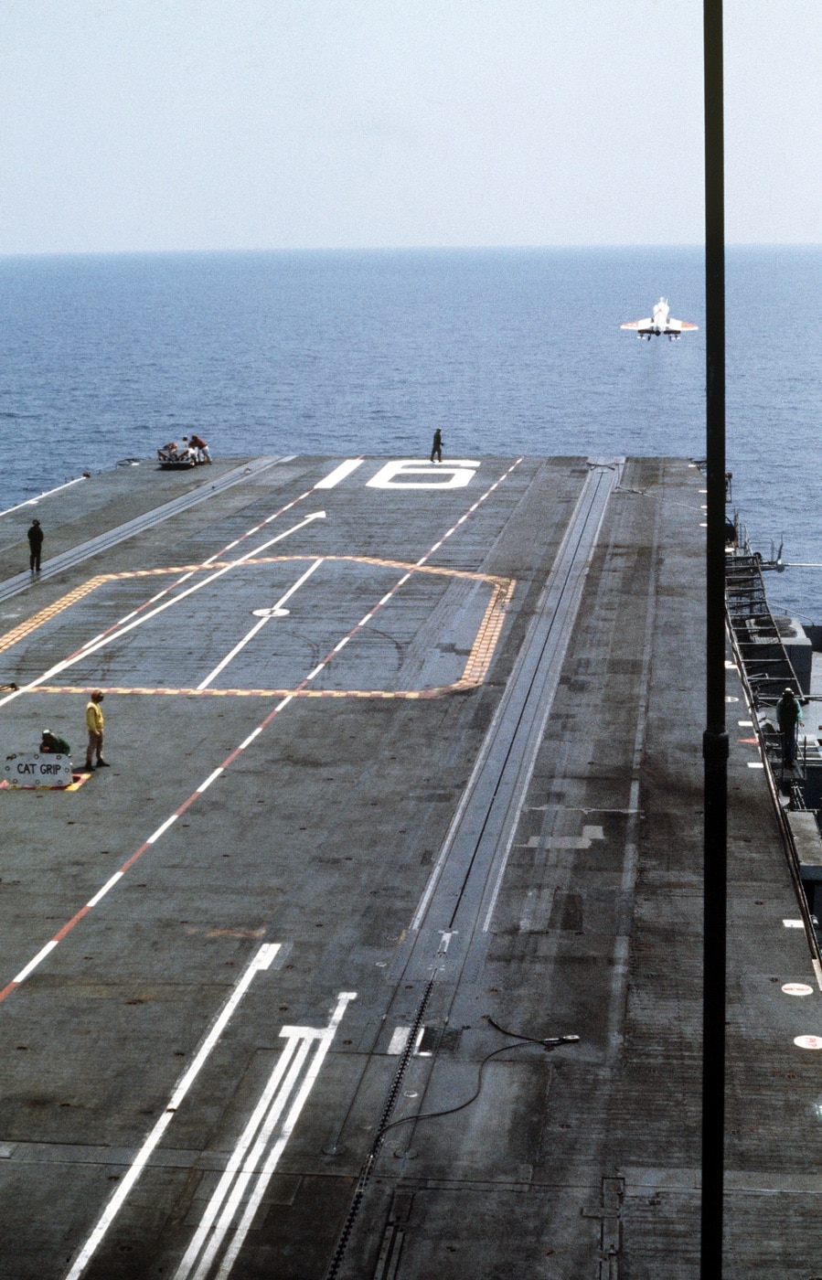 ta-4j skyhawk attack plane launches from the catapult of the uss lexington in october 1985