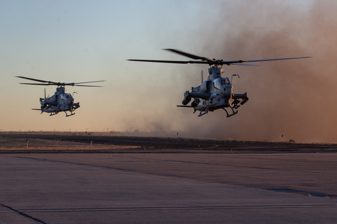 usmc ah-1z viper attack helicopters 26th meu marine expeditionary unity aviation training