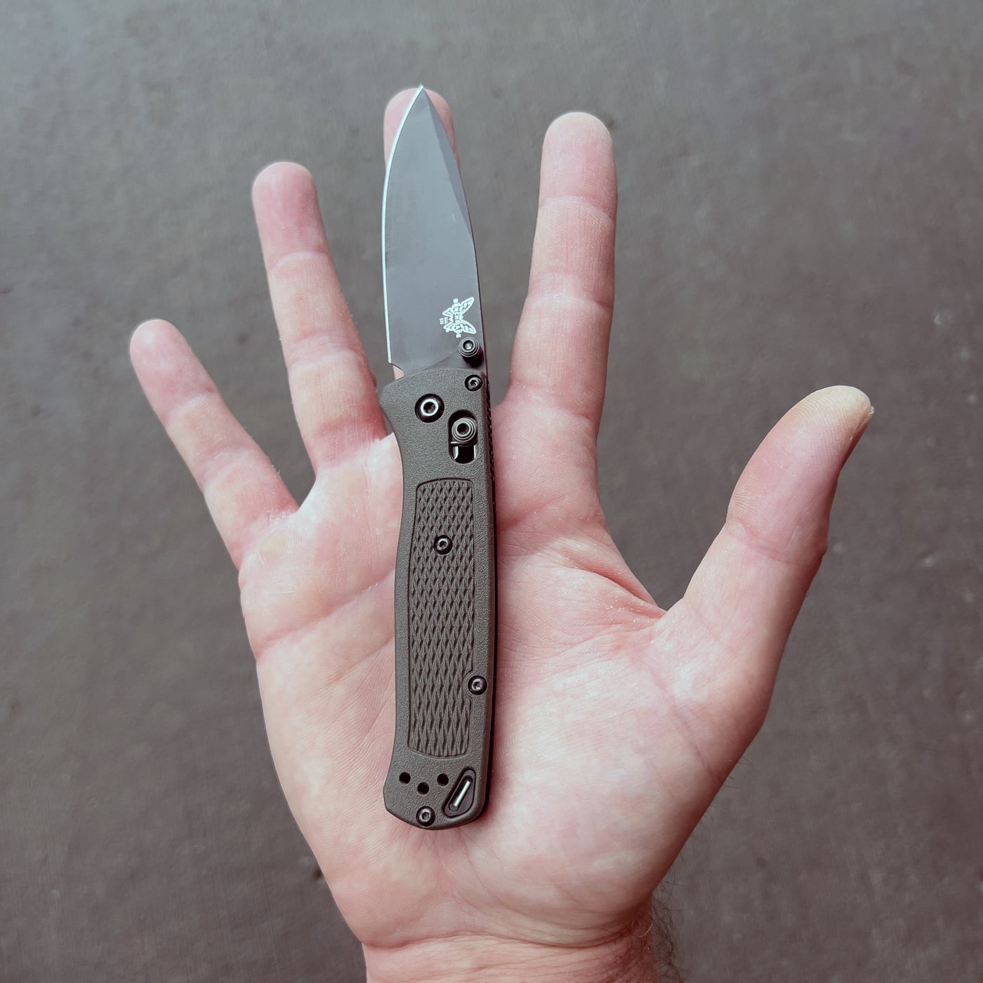 benchmade bugout size grip scales