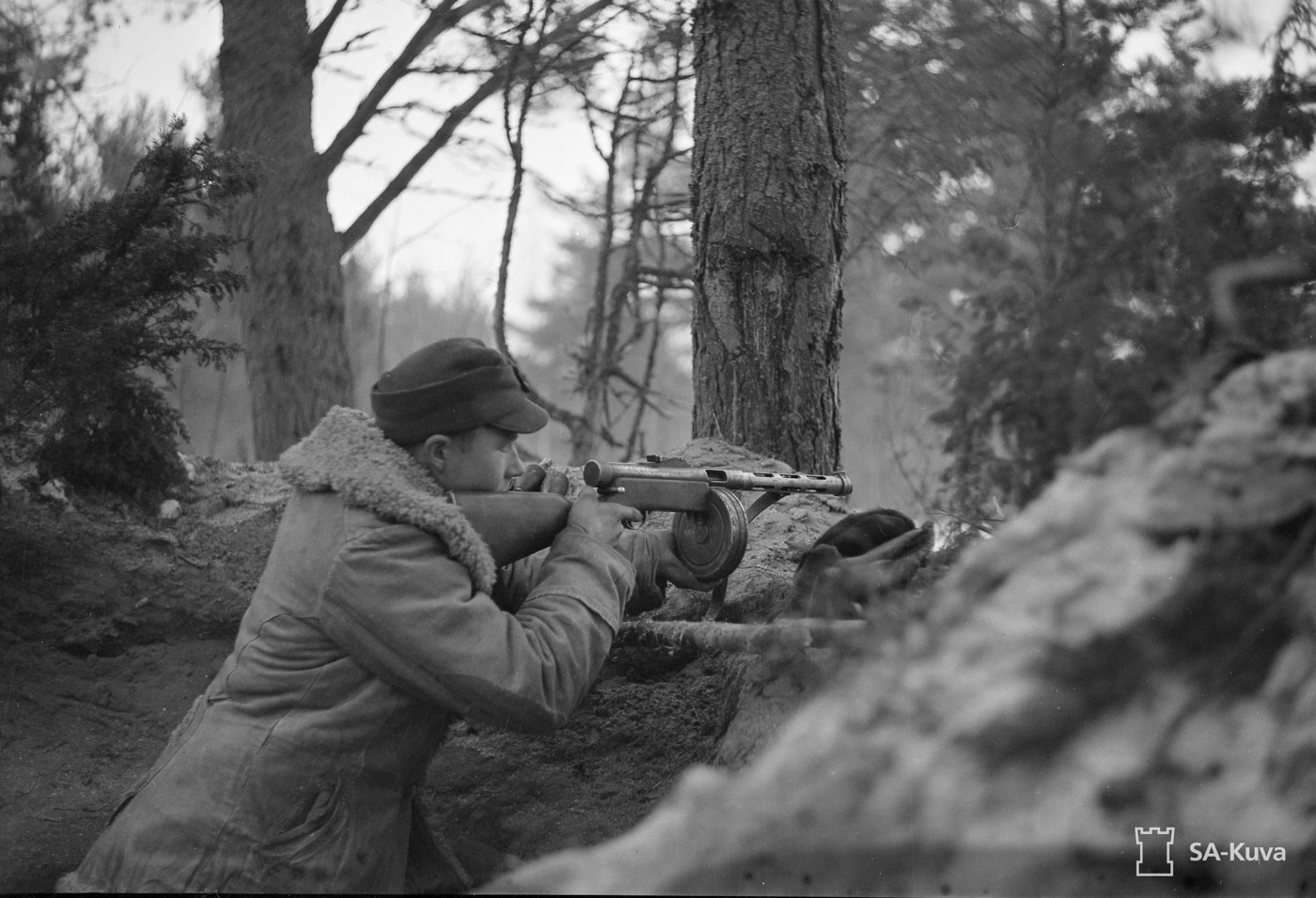 finland army soldier suomi sub machine gun 9mm continuation war