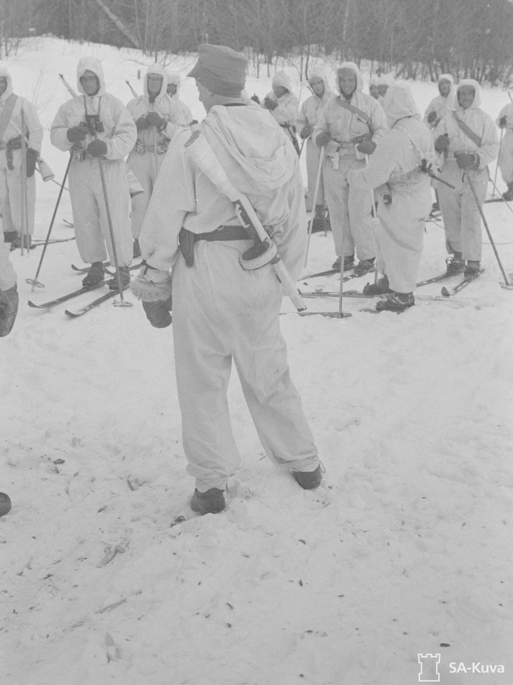 finnish ski patrol soldiers kp -31 smg winter white camo clothing snow