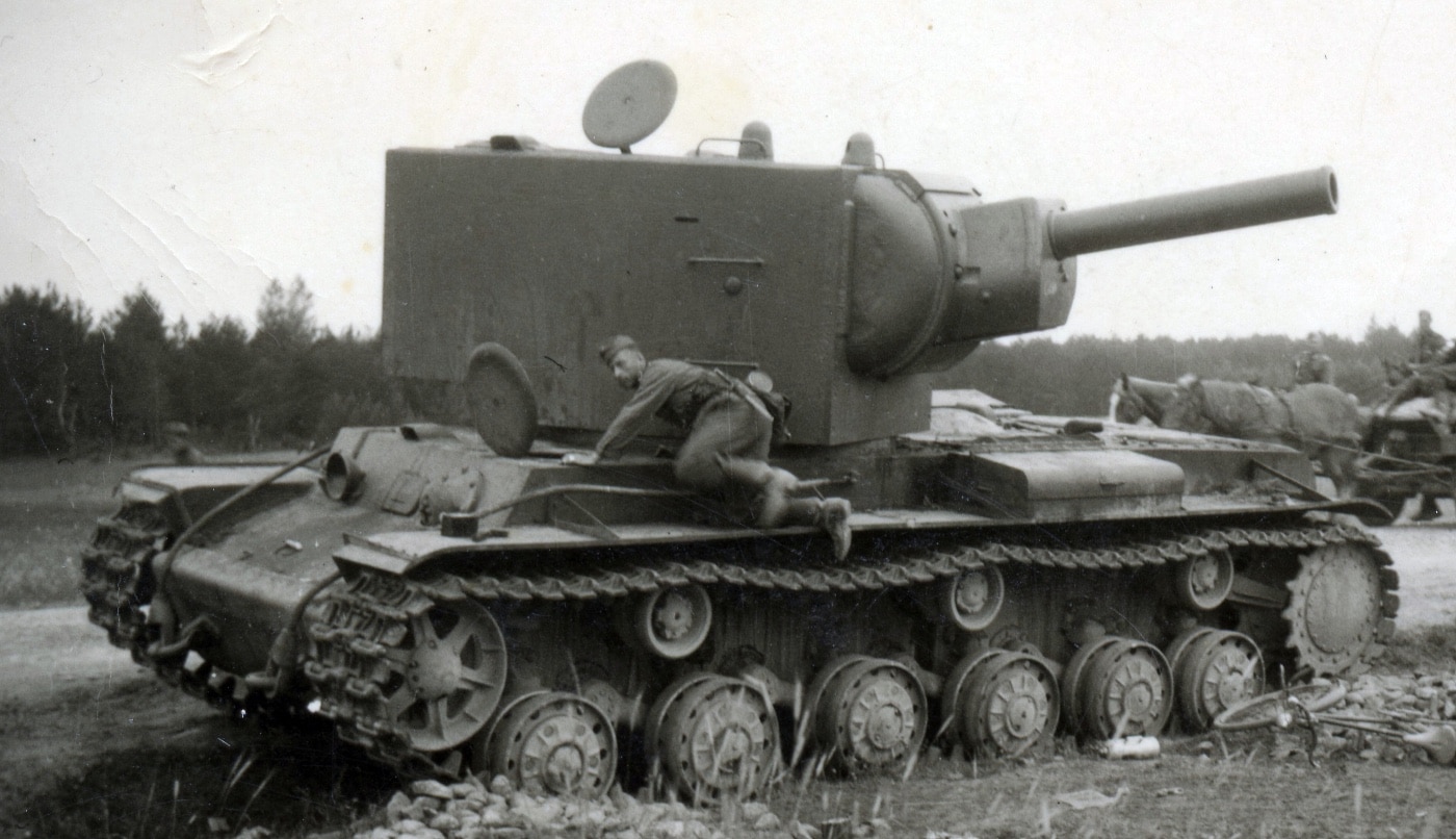 german soldiers capture soviet kv-2 red colossus tank