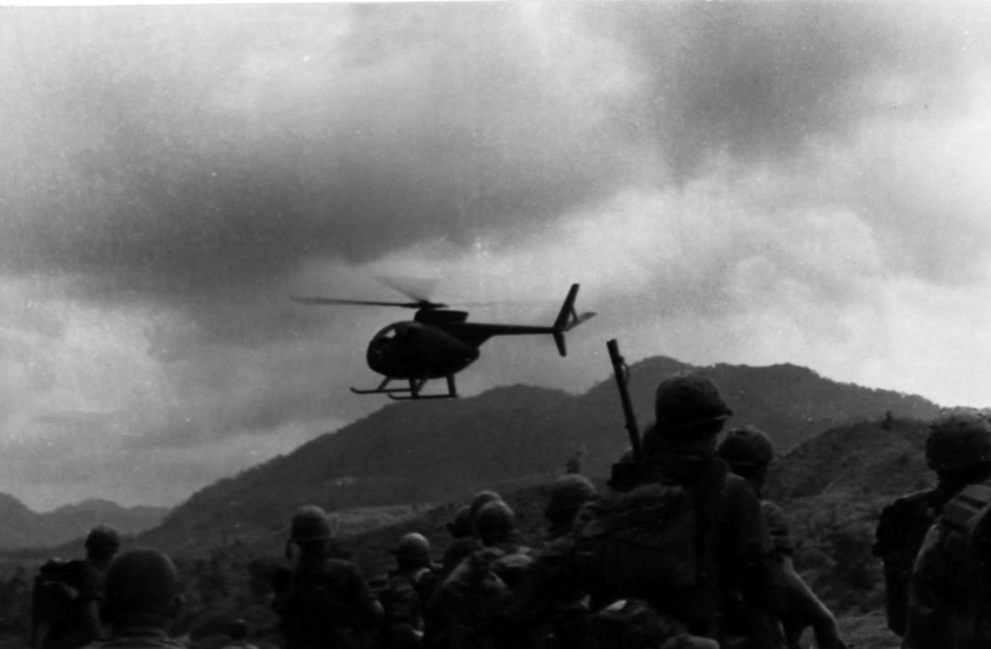 oh-6a cayuse helicopter operation pegasus vietnam us army first cavalry division april 1968